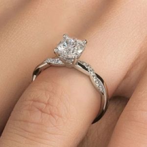 Beautiful Moissanite diamond ring